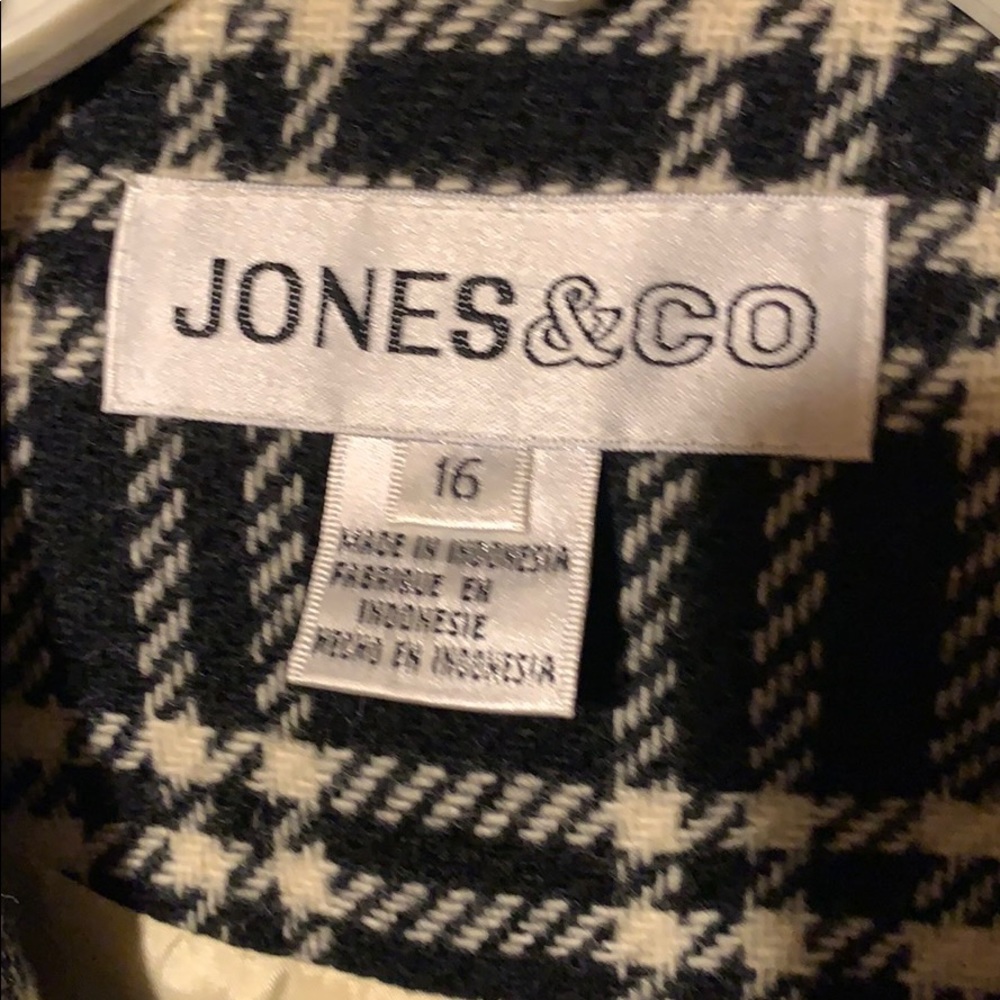Jones & Co Jacket - Picture 3 of 6